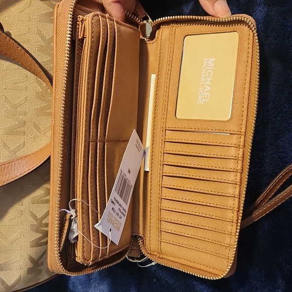 Michael Kors Brand New Bag &Wallet Set - Picture 7 of 9